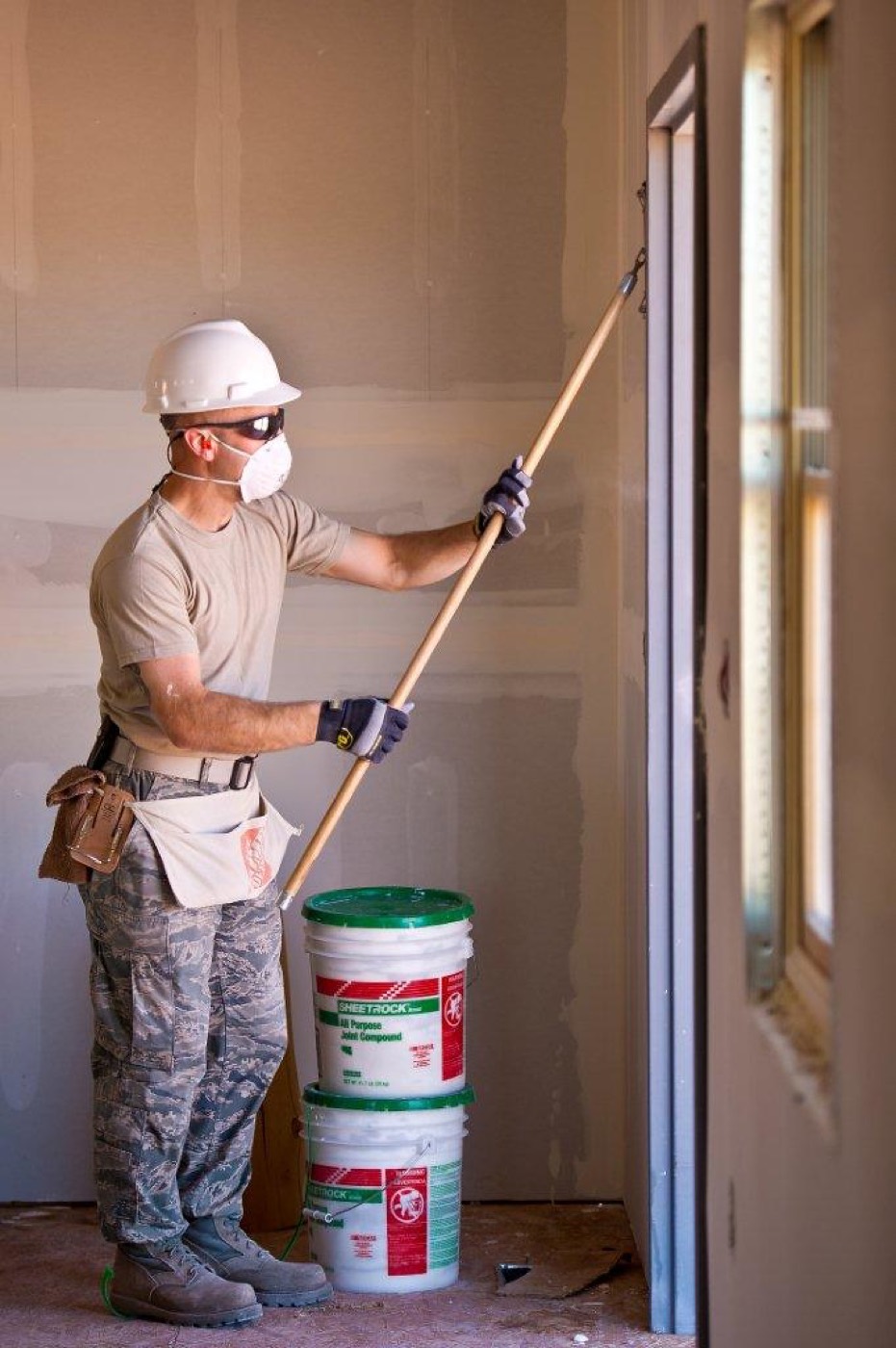 Sanding and texturing drywall